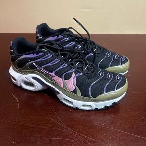 Nike Boys Black Air Max Plus DX3093-001 Lace Up Low Top Athletic Shoes Size US 7